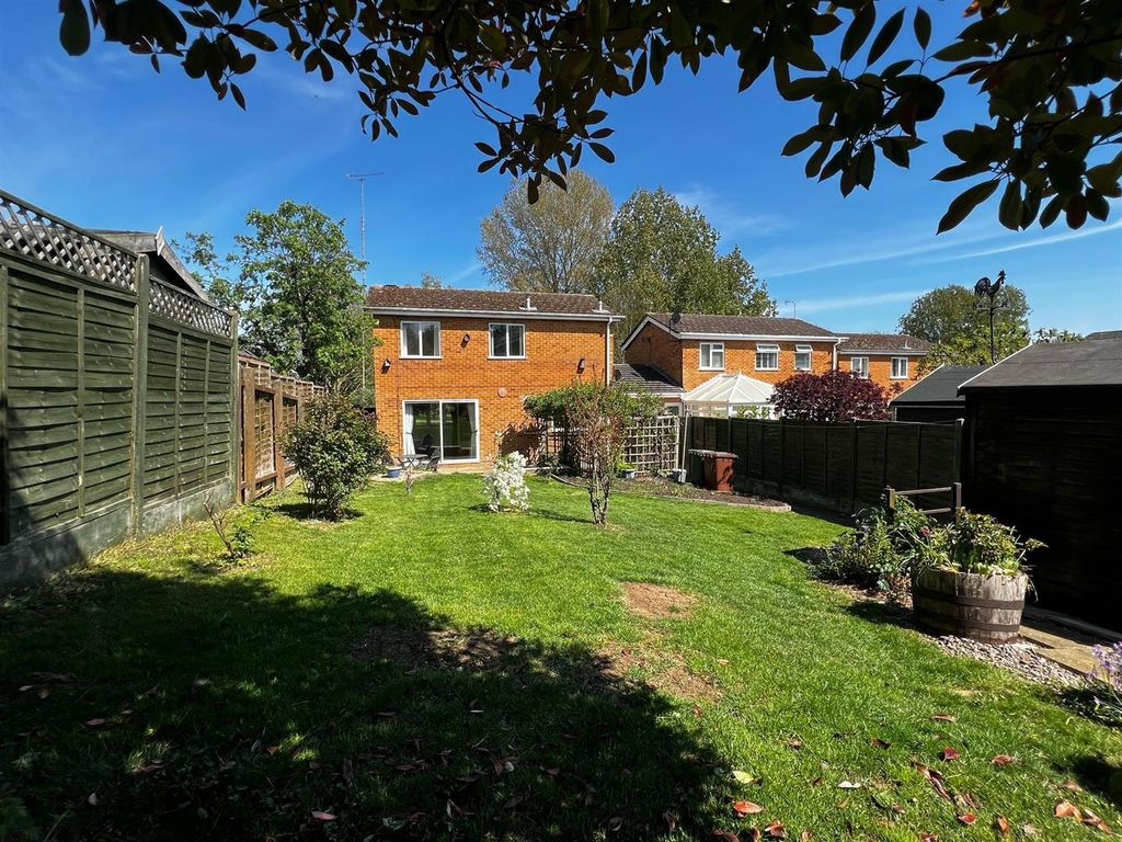 Property photo 1 of 15 Garden i.Jpg