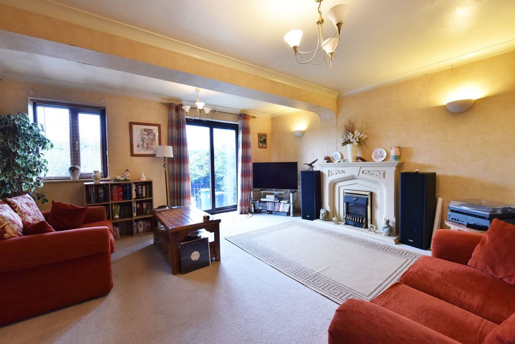 Property photo 3 of 15