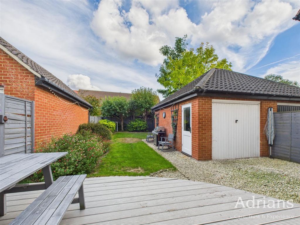 Property photo 2 of 28