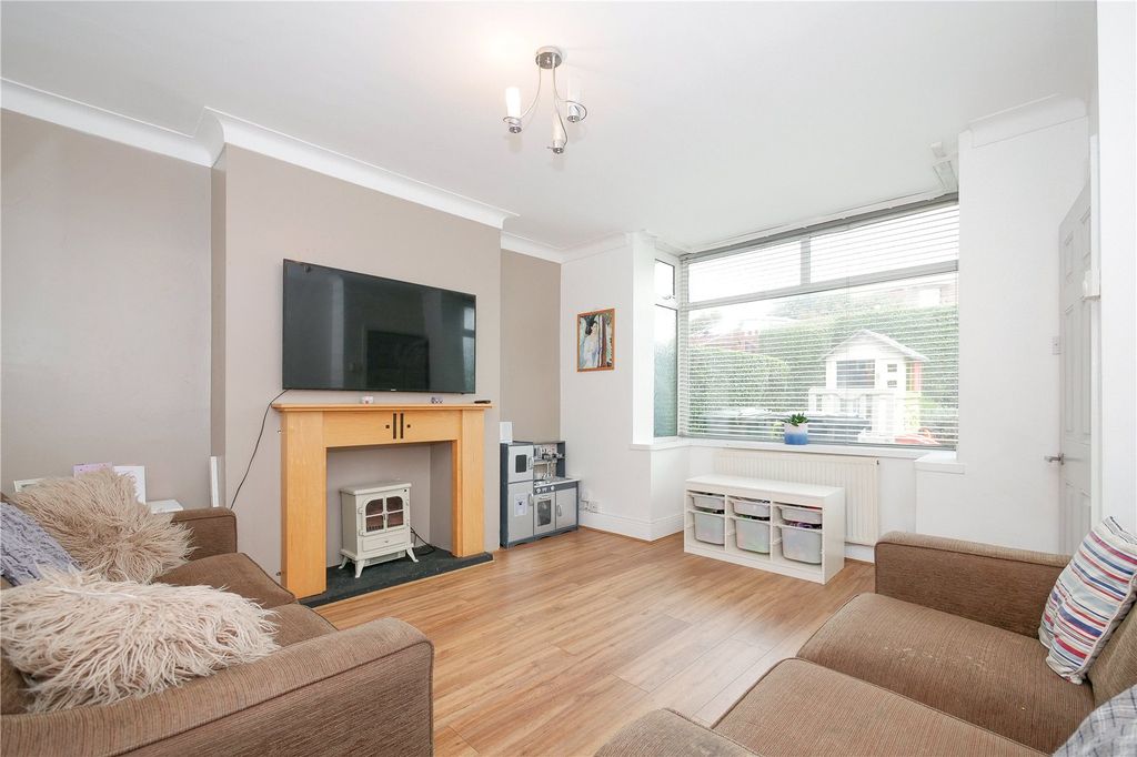 Property photo 2 of 13 Picture No. 11