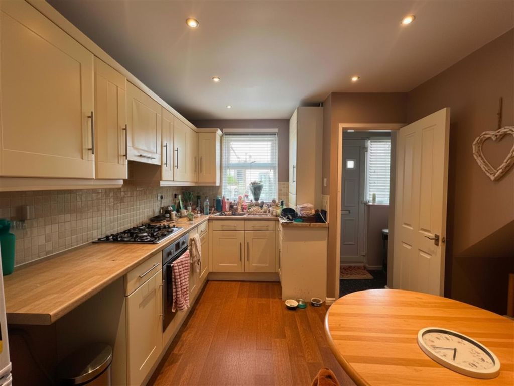 Property photo 3 of 7 Kitchen - 15-05-2026 12-10-56.Png