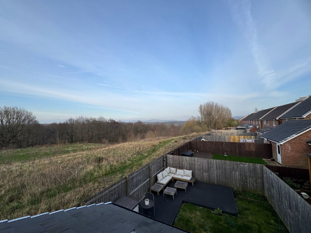 Property photo 2 of 29