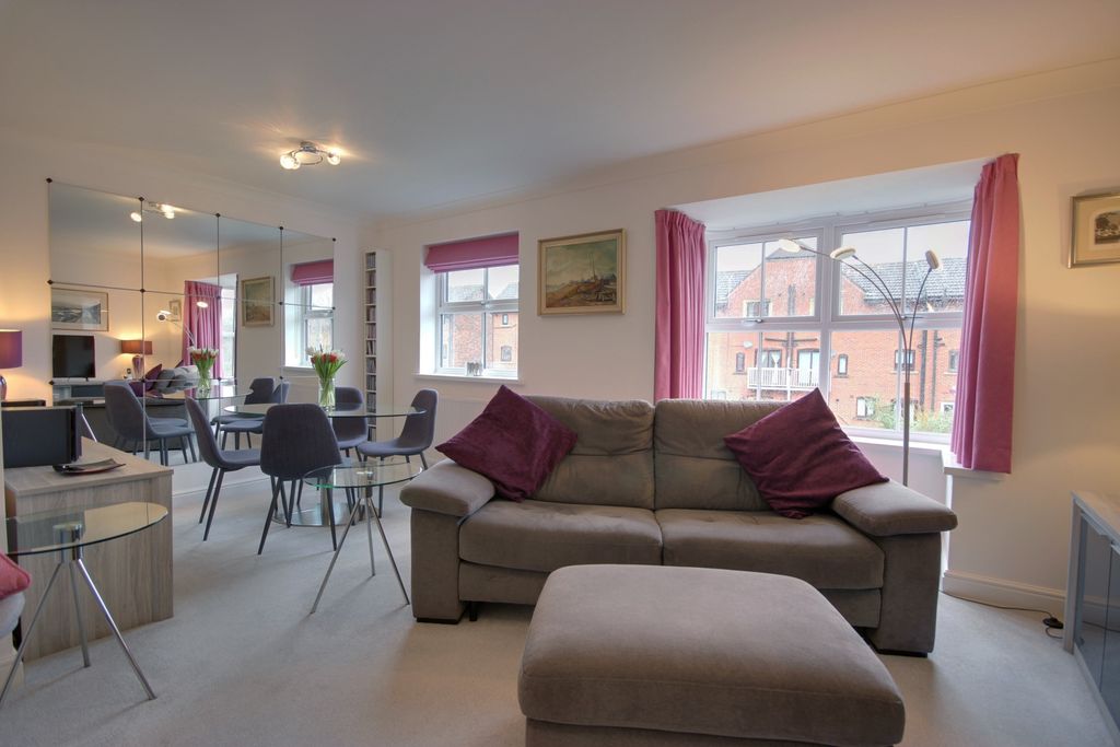 Property photo 3 of 23 1 Lounge B