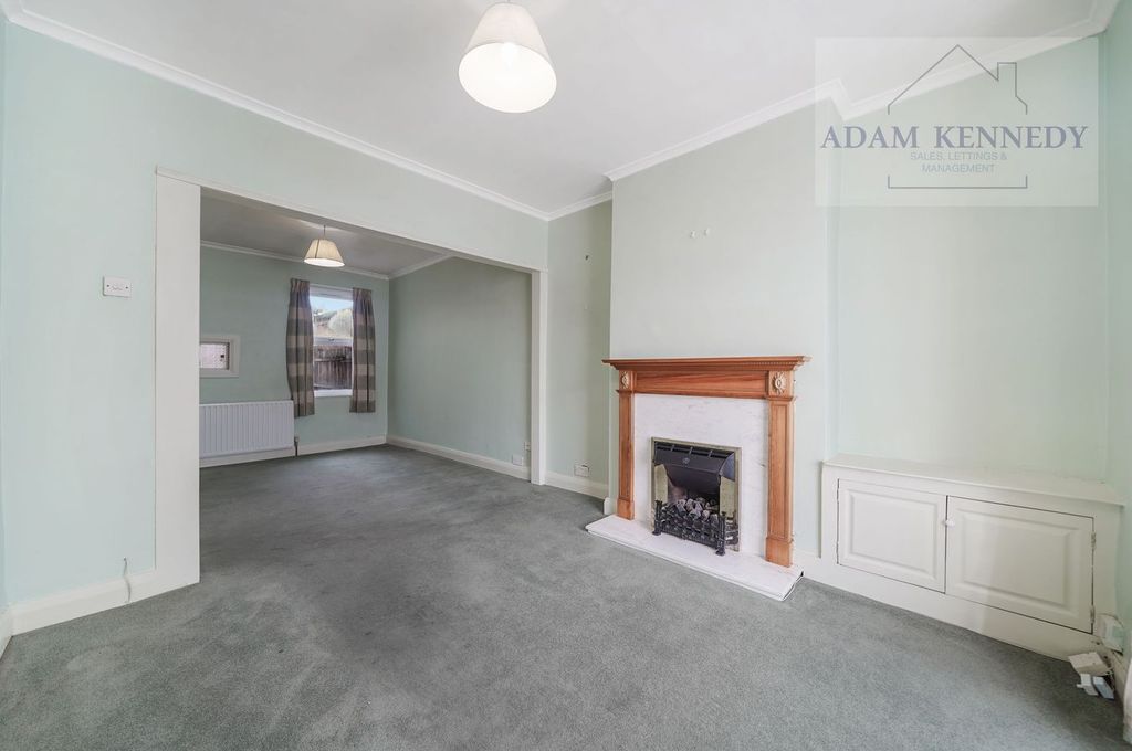 Property photo 3 of 25