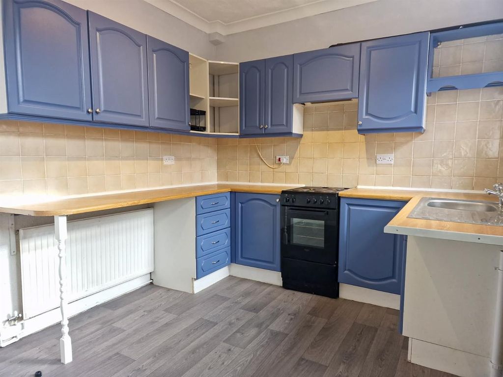 Property photo 2 of 11 Kitchen Camden Road.Jpeg