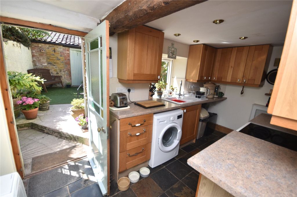 Property photo 2 of 15 Kitchen