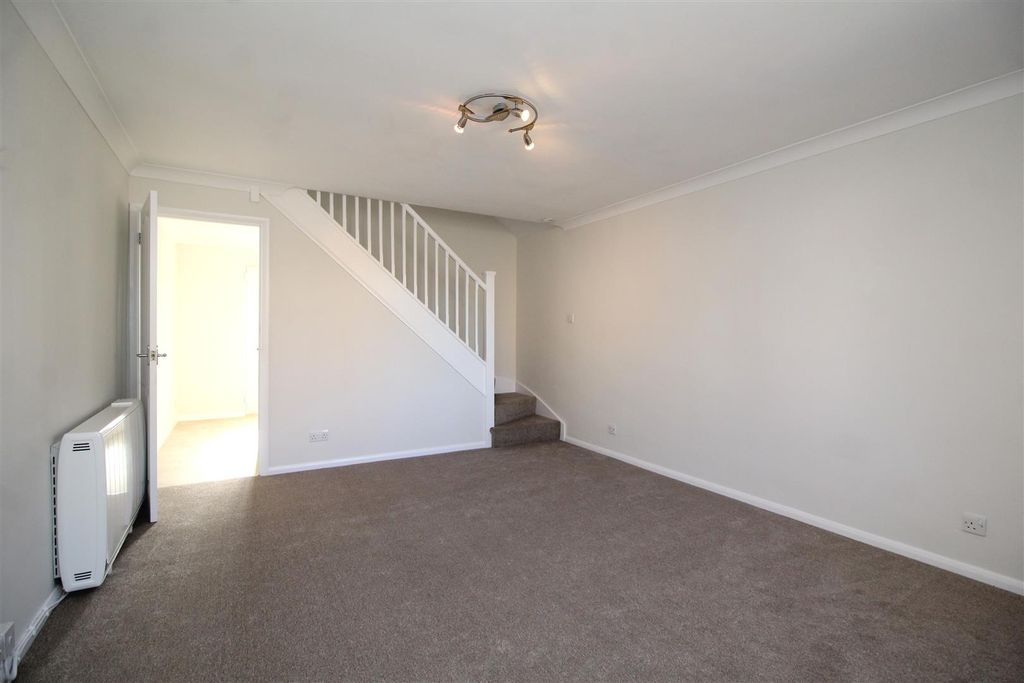 Property photo 2 of 9 Living Room Image 1 .Jpg
