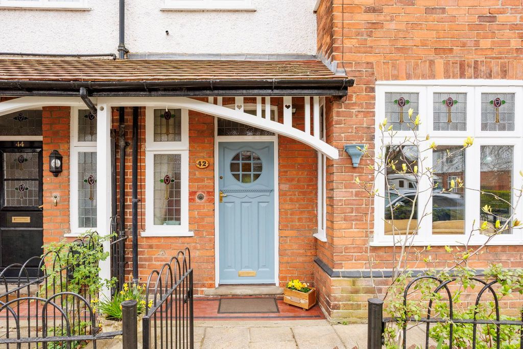 Property photo 2 of 27