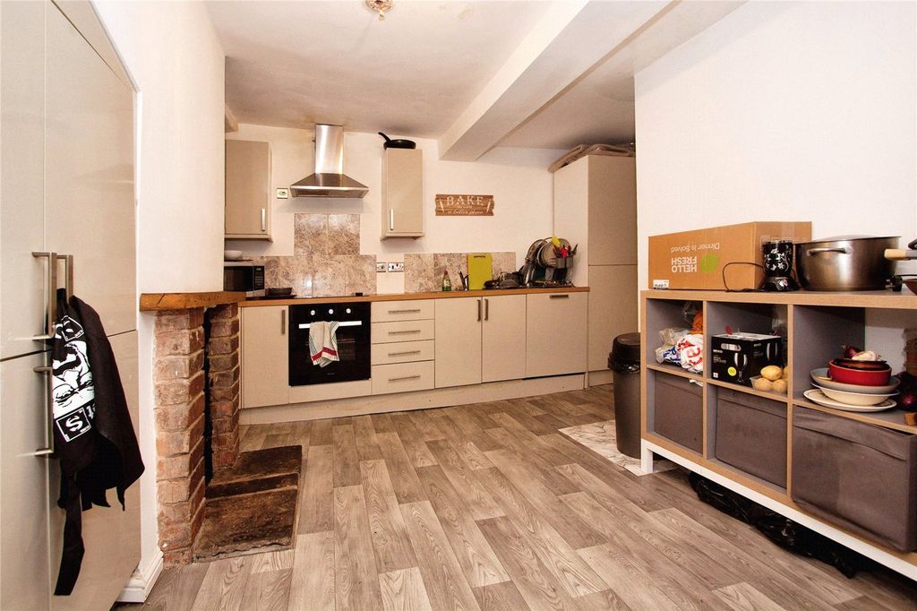 Property photo 2 of 15 Photography