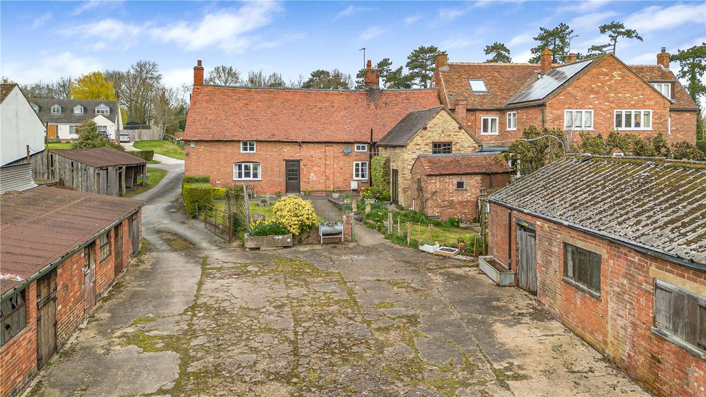 Property photo 3 of 23 Outbuildings