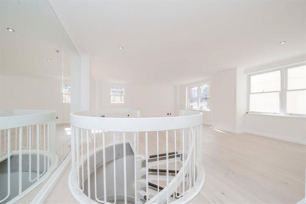 Property photo 3 of 9 Picture No. 14