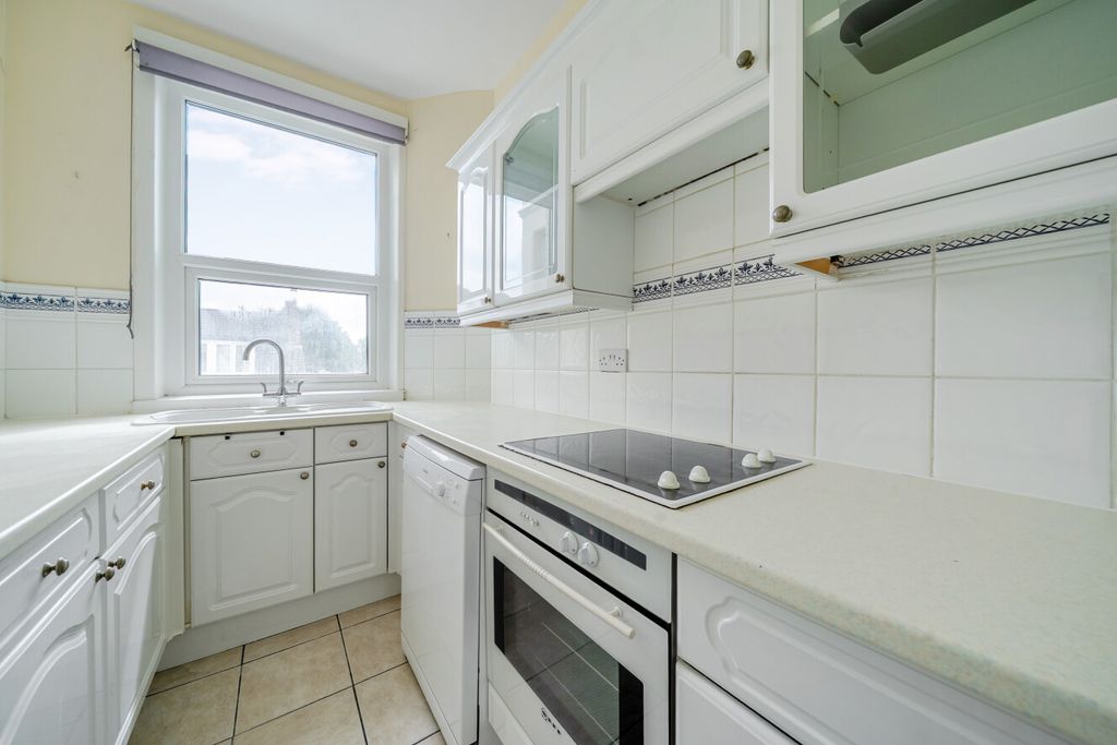Property photo 3 of 11 1464333-16-6A1d8d...