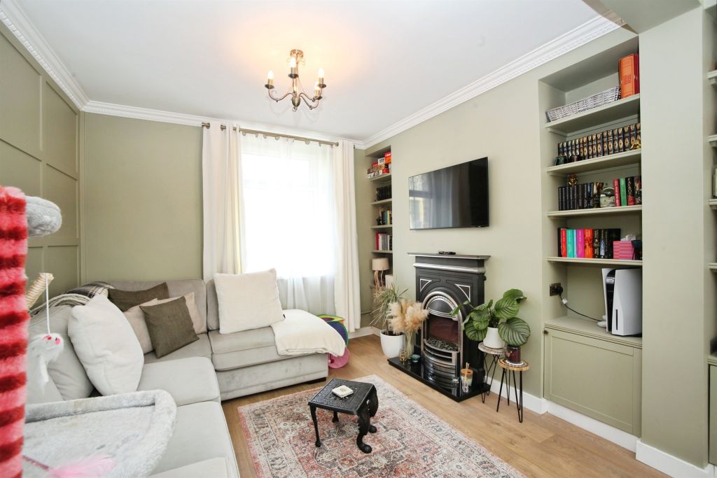 Property photo 2 of 17