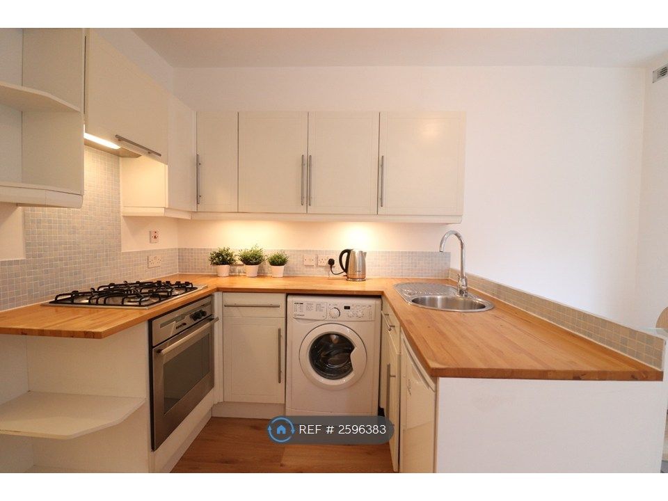 Property photo 3 of 5 Kitchen