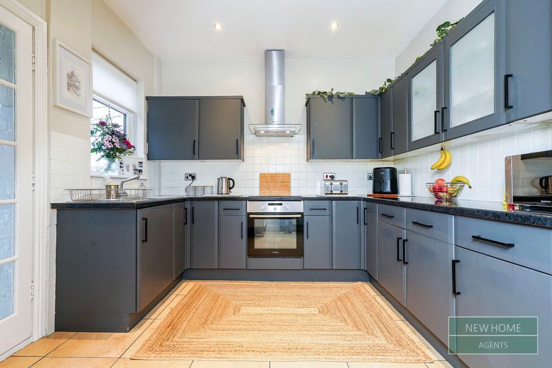 Property photo 3 of 15 Photo 9