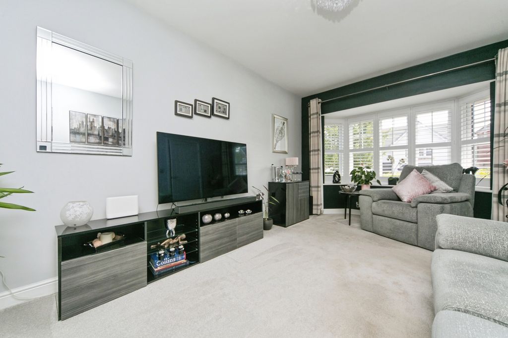 Property photo 3 of 19 Pbox-Img.Jpg
