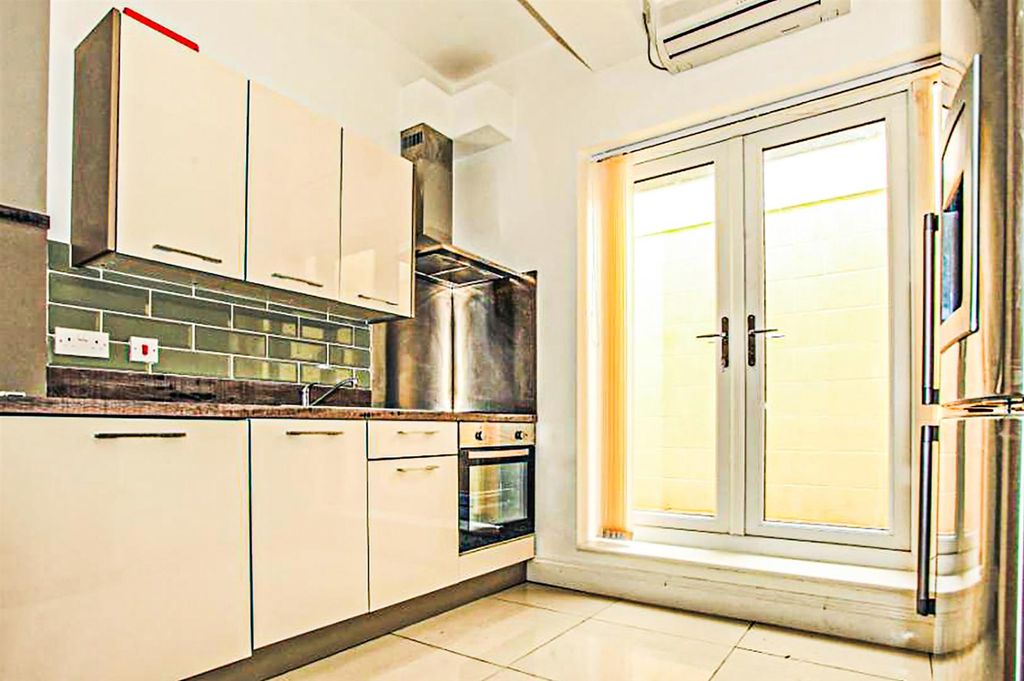 Property photo 3 of 8 Kitchen.Jpg