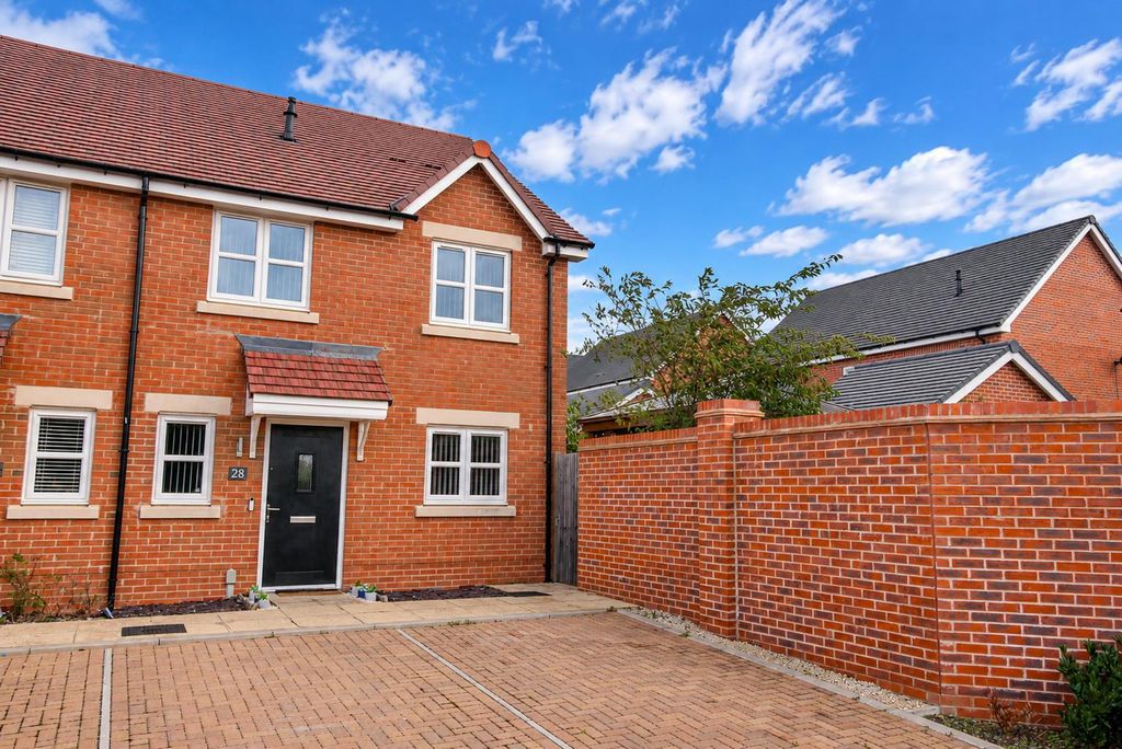Property photo 1 of 14 Approach