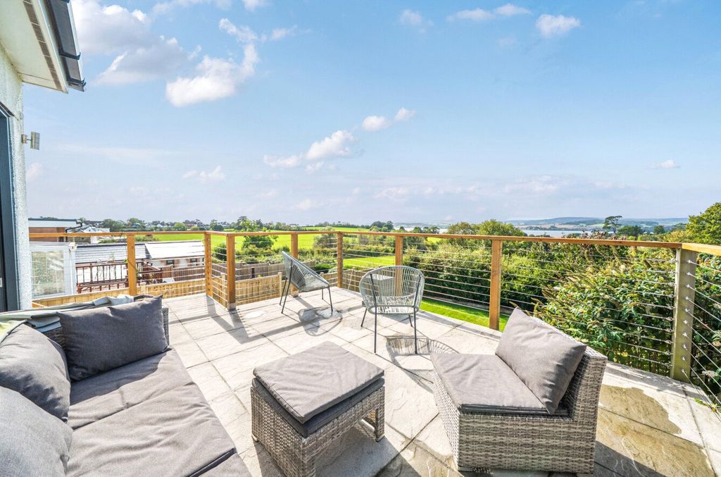 Property photo 3 of 17 South-West Terrace