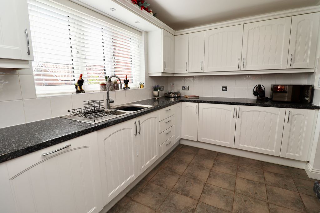 Property photo 3 of 18 Img_4158