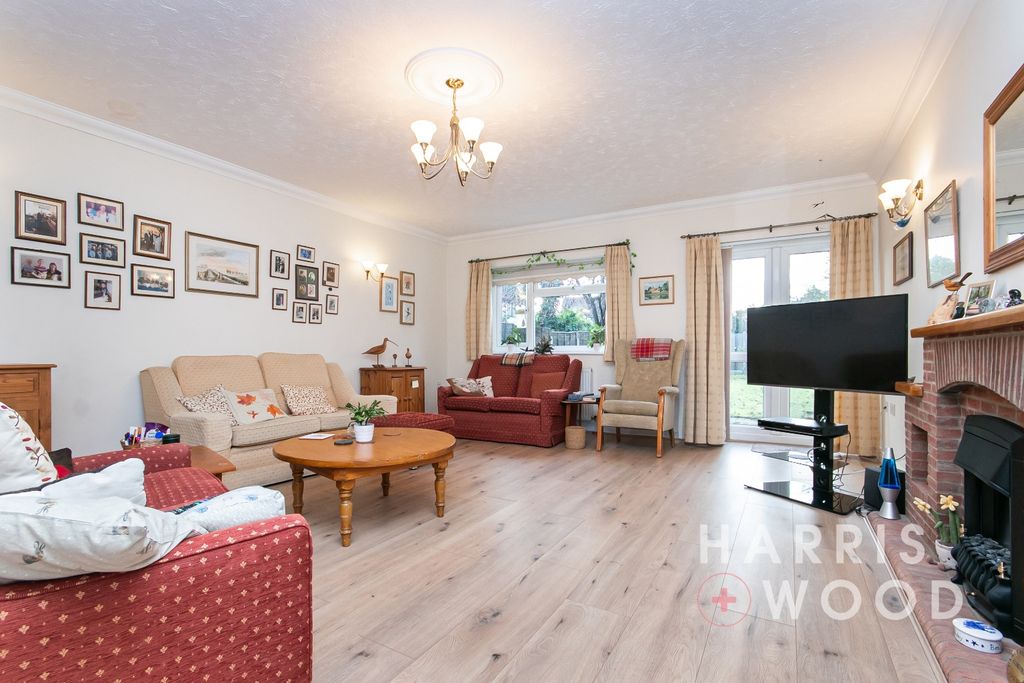 Property photo 3 of 28 4679994