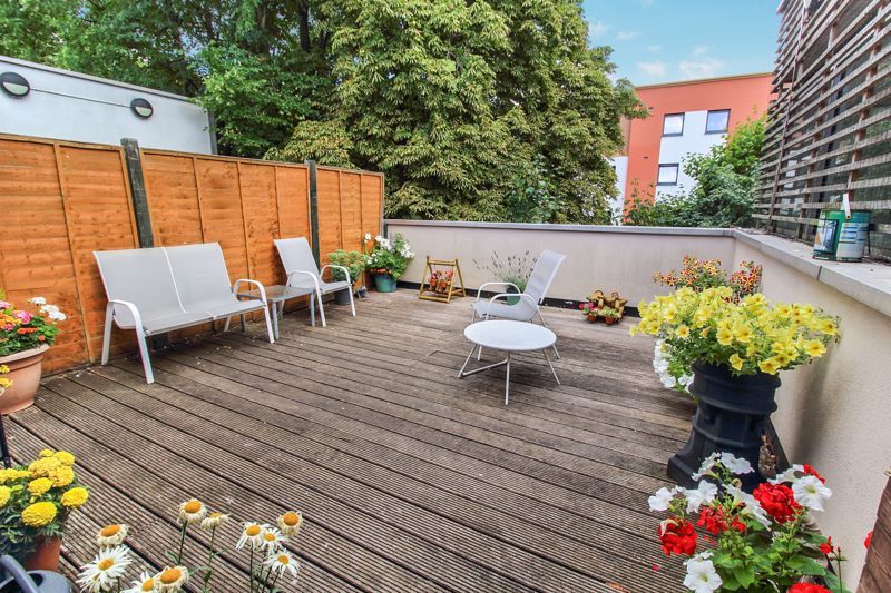 Property photo 2 of 11 Own Courtyard Garden