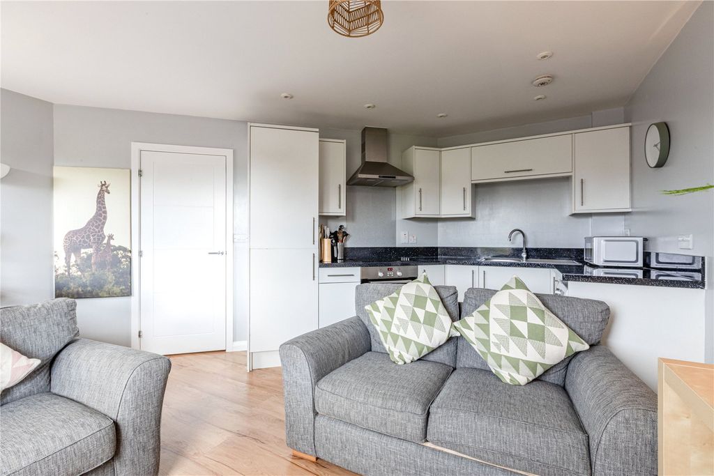 Property photo 3 of 11 Picture No. 02