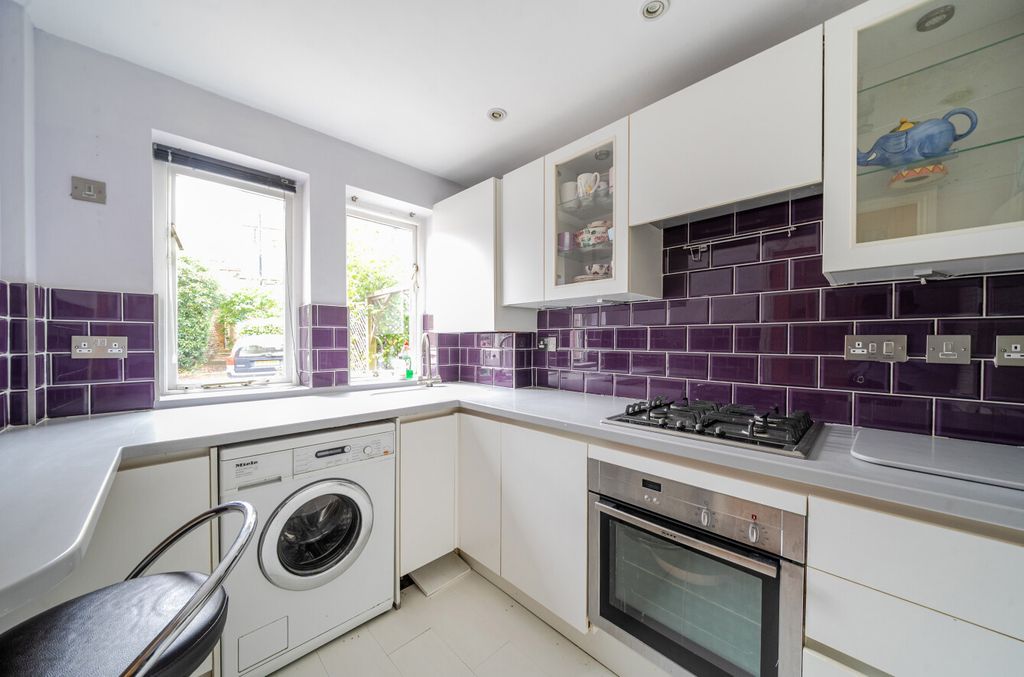 Property photo 3 of 12 Kitchen