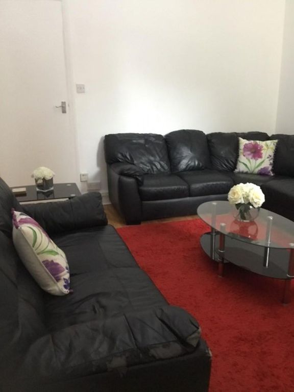 Property photo 3 of 16 298 Lounge (3) 2021.Jpg