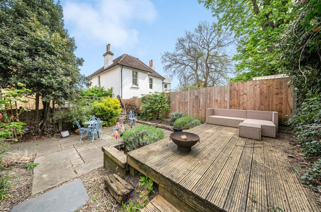 Property photo 3 of 17 Garden