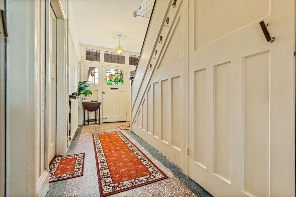 Property photo 3 of 23