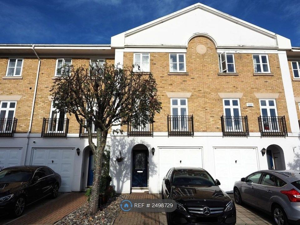 Property photo 1 of 11 Front