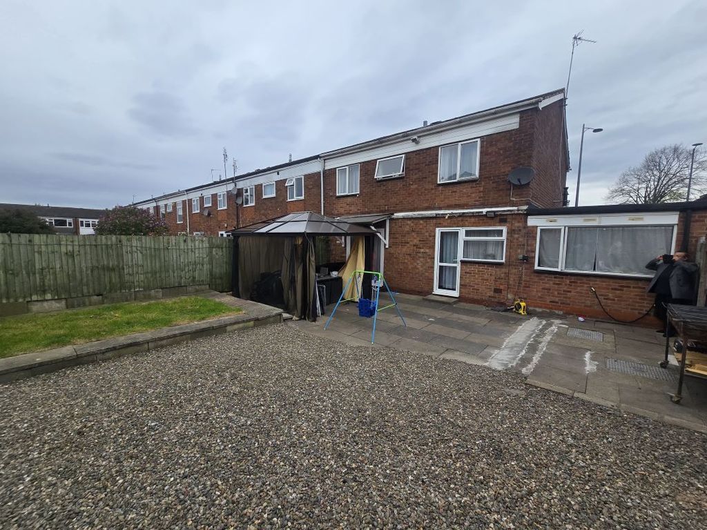 Property photo 2 of 29