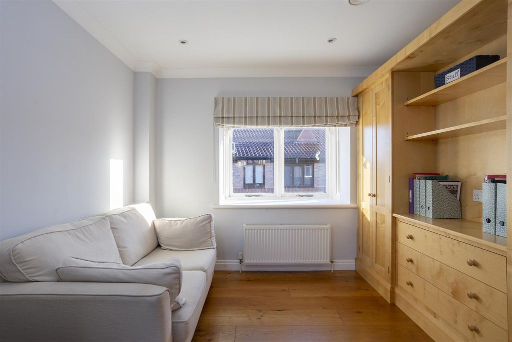 Property photo 2 of 31 9_Bollens_Court_2.Jpg