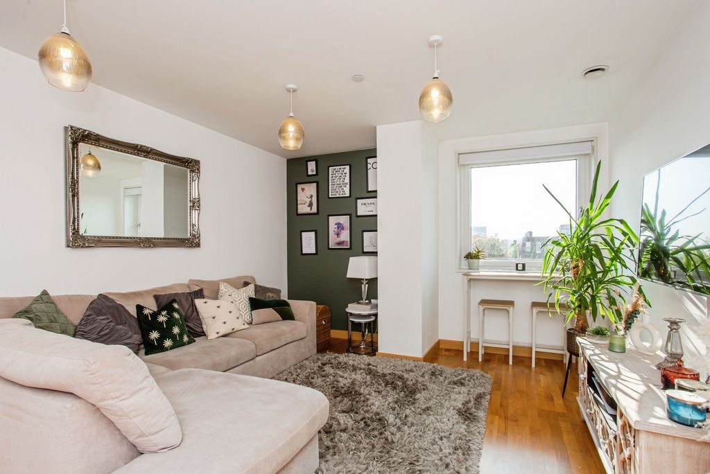 Property photo 2 of 17 Open Plan