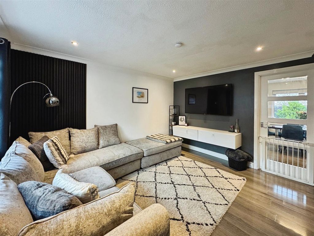 Property photo 2 of 27 Gallery