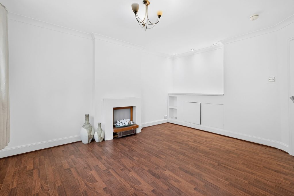 Property photo 3 of 19 3