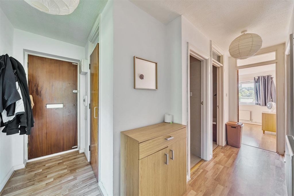Property photo 2 of 10 Inner Hallway.Jpg