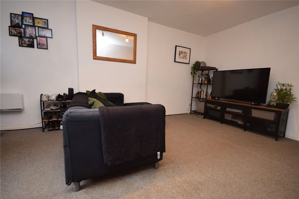 Property photo 2 of 10 Picture No. 11