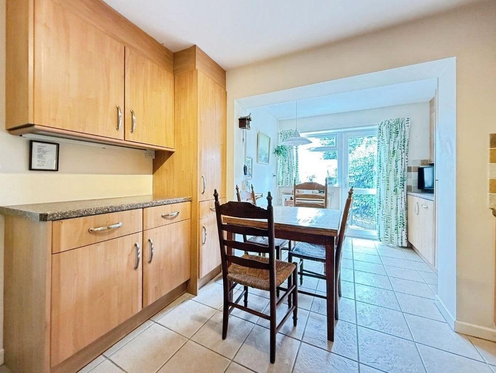 Property photo 3 of 17 Pbox-Kitchen-322561.Jpeg