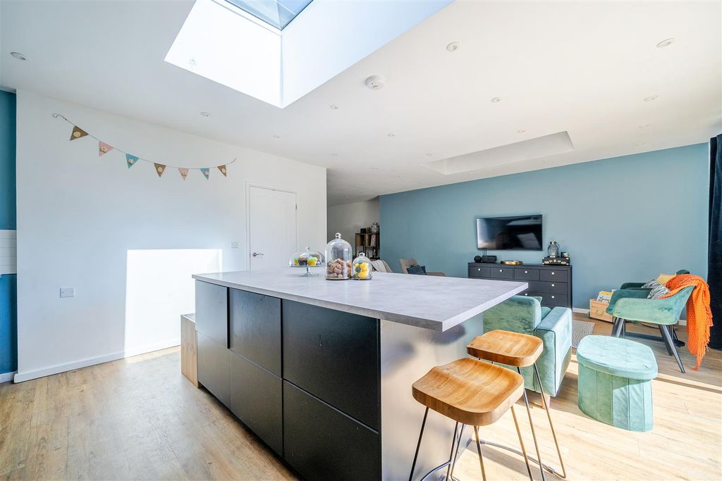 Property photo 3 of 22 Swalecliffe Road, Tankerton, Whitstable