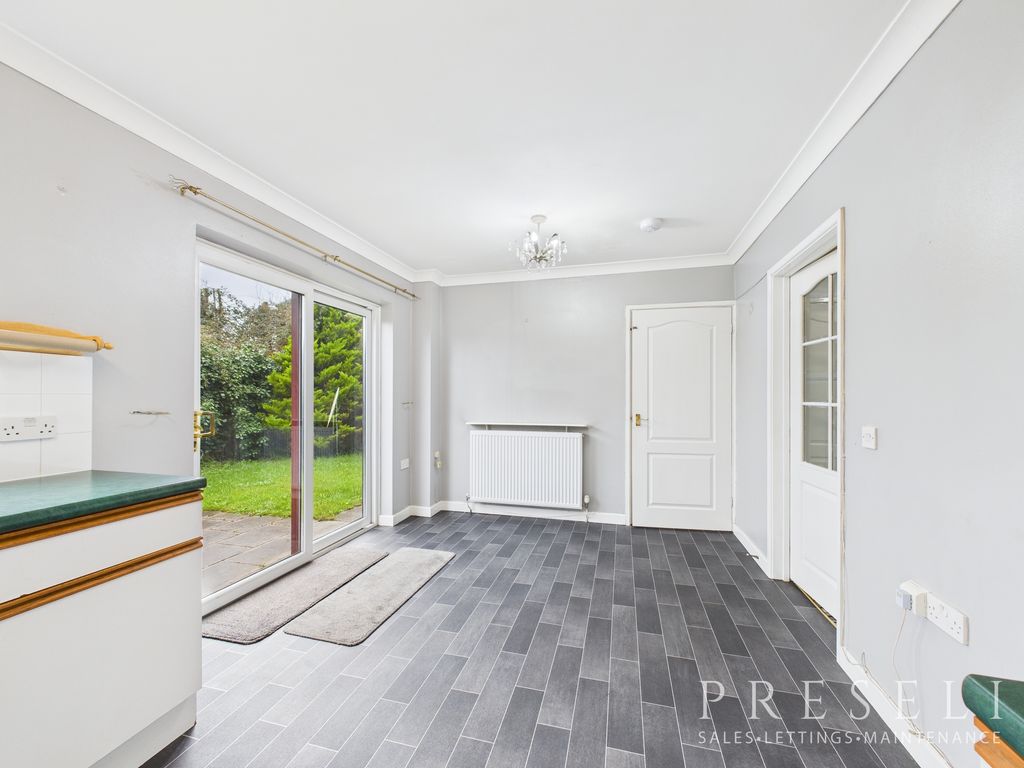 Property photo 3 of 19 Cam05119G0-Pr0073-Still017