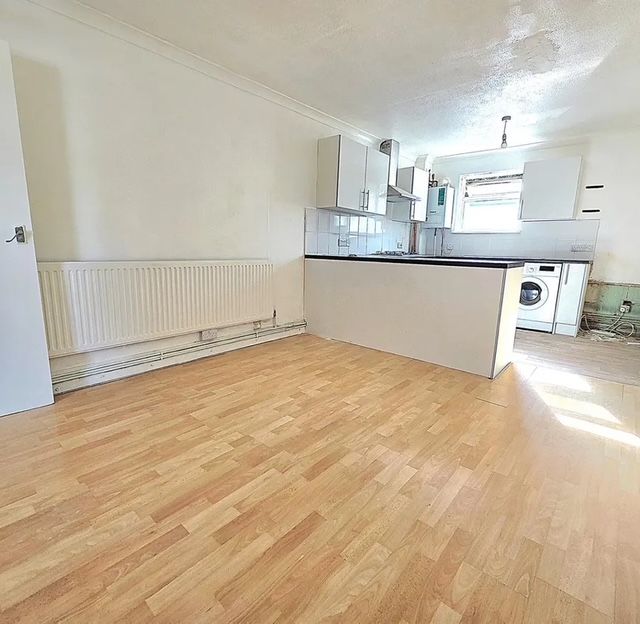 Property photo 2 of 4