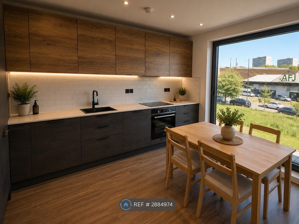 Property photo 1 of 11 Kitchen