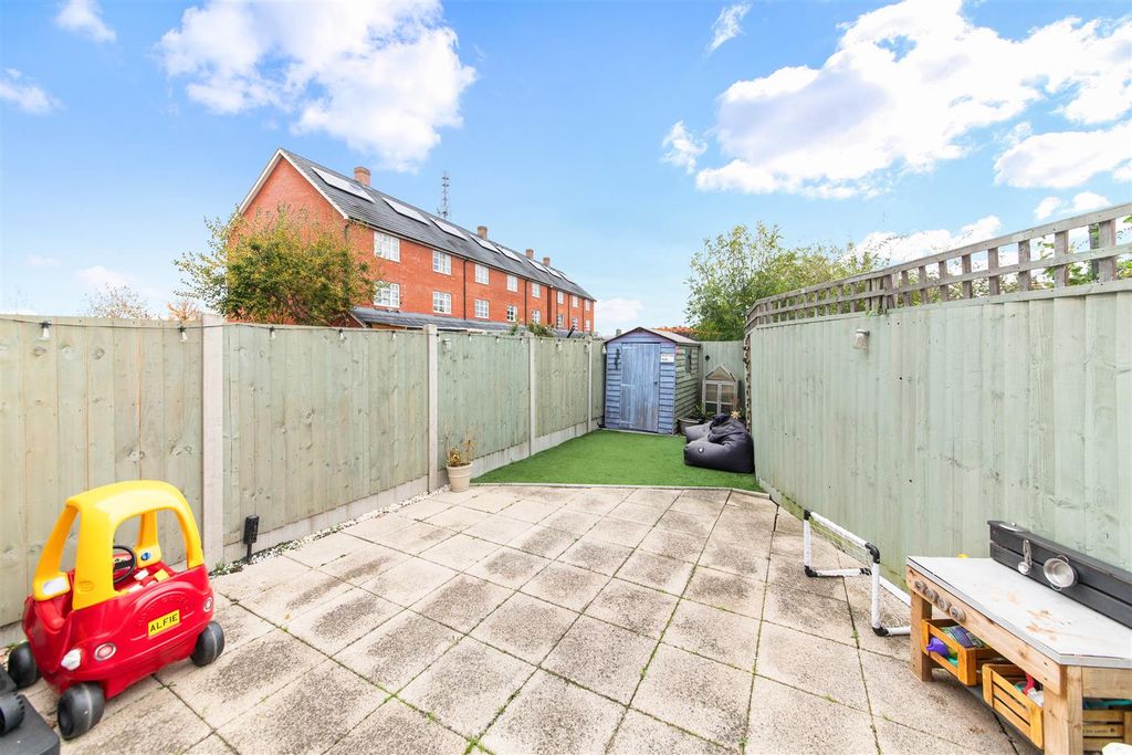 Property photo 3 of 12