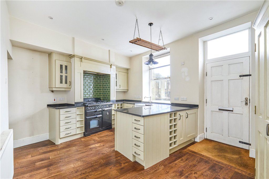 Property photo 2 of 20 Delightful Kitchen