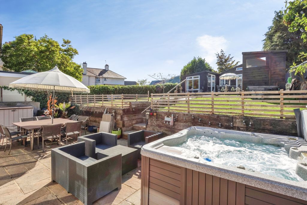 Property photo 3 of 25 Pbox-Img.Jpg