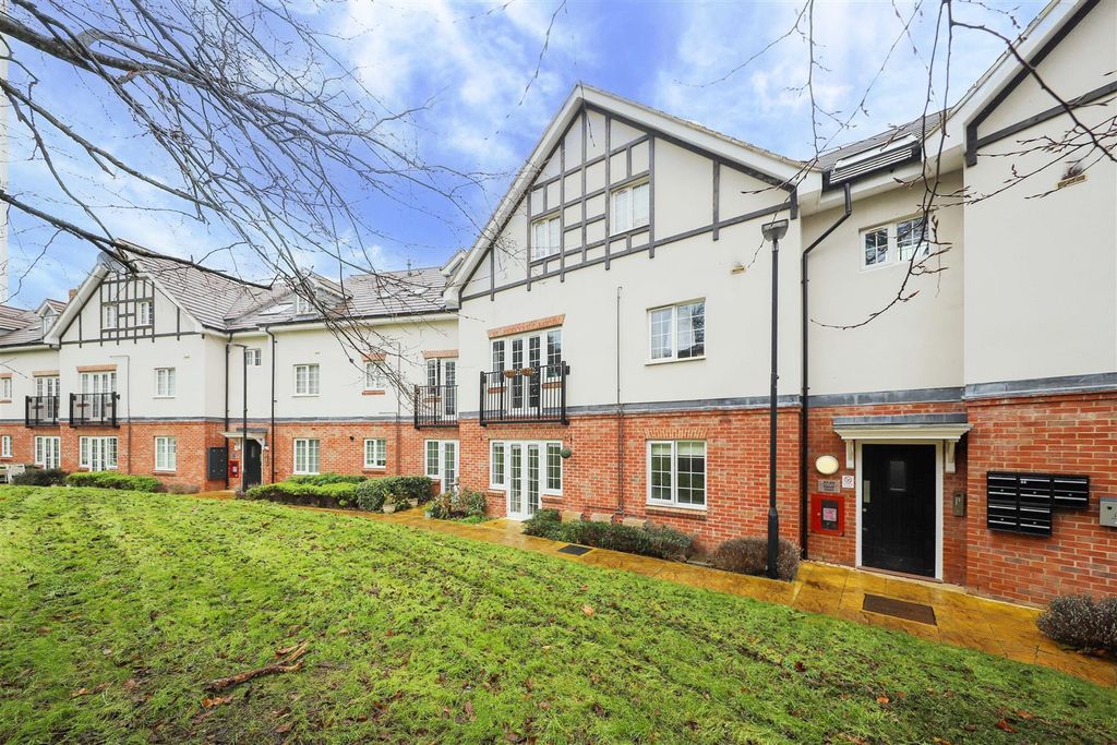 Property photo 1 of 15 External