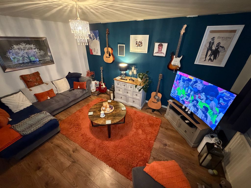 Property photo 2 of 39