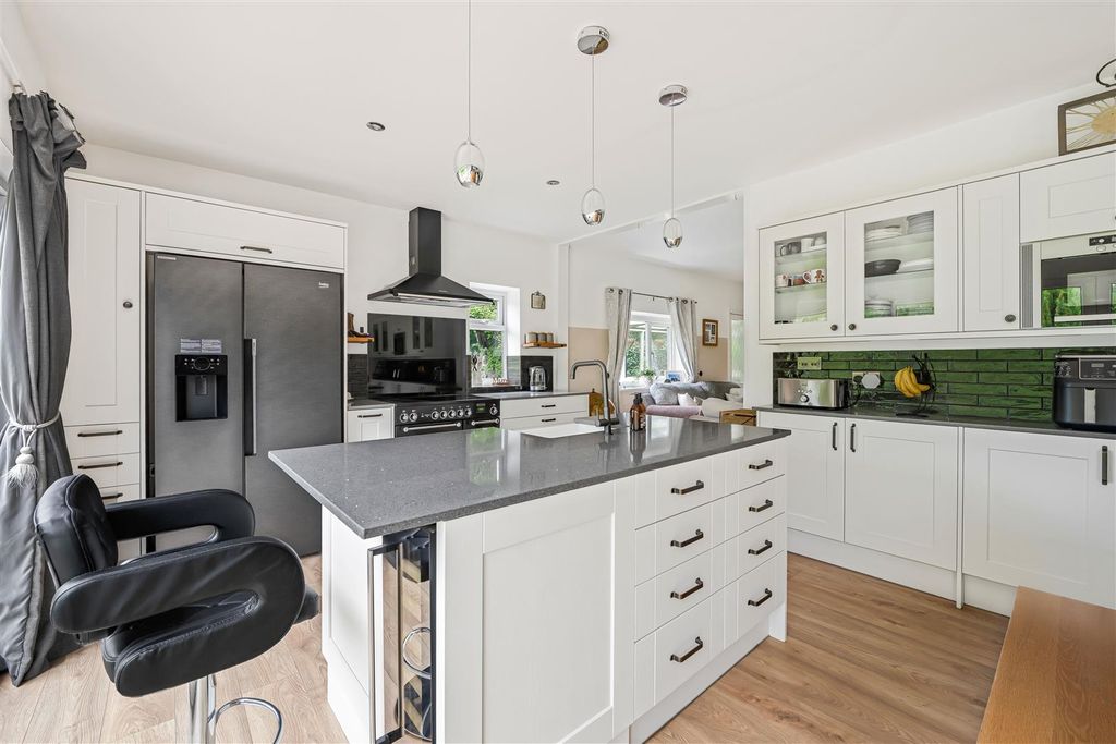 Property photo 3 of 27 31.Jpg